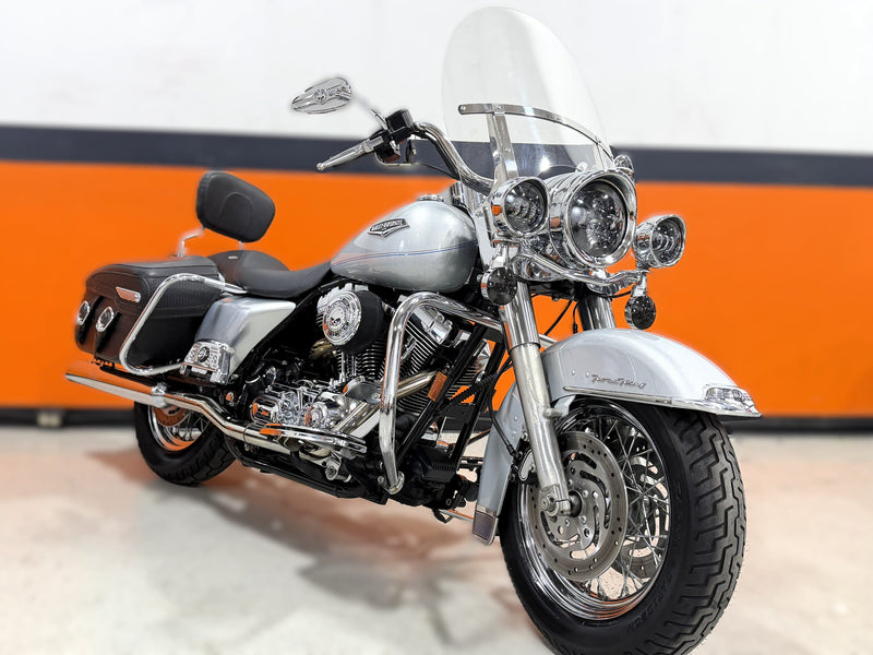2004 Harley-Davidson Road King Classic FLHRCI Many Extras! Low