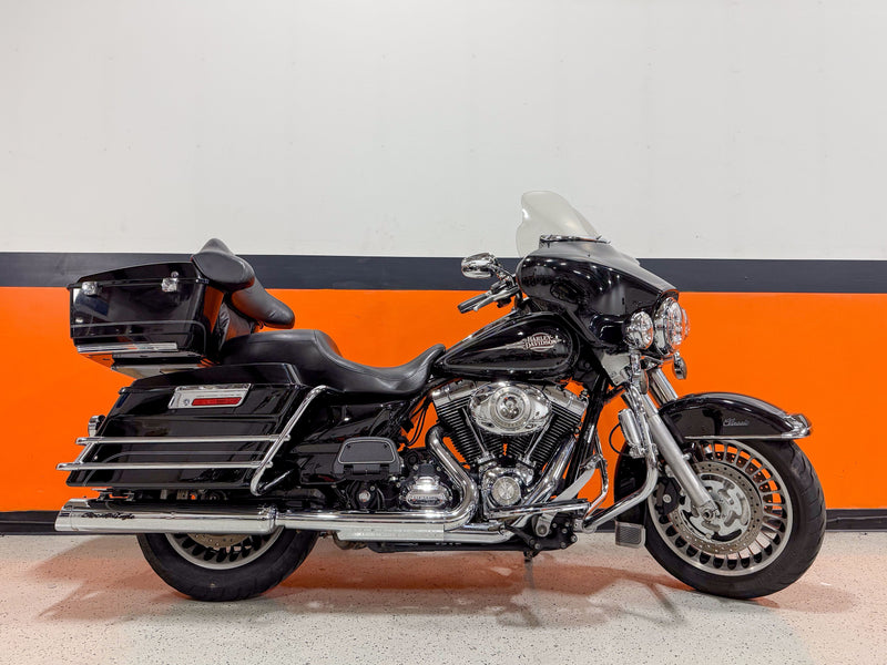 2010 Harley-Davidson Electra Glide Classic FLHTCU w/ Exhaust and