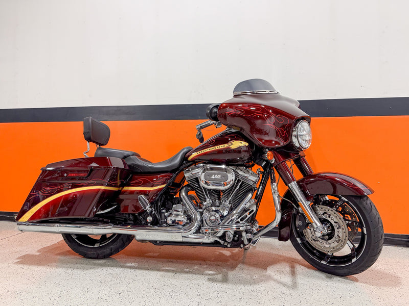 2010 Harley-Davidson Screamin' Eagle CVO Street Glide FLHXSE 110