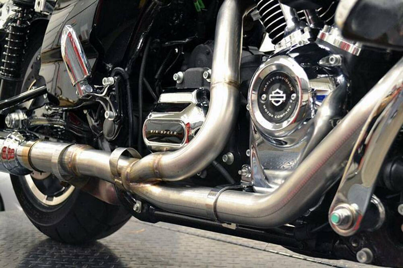 Fuel Moto Jackpot Exhaust Header Pipe Steel 2-1-2 Crossover Harley Tri –  American Classic Motors