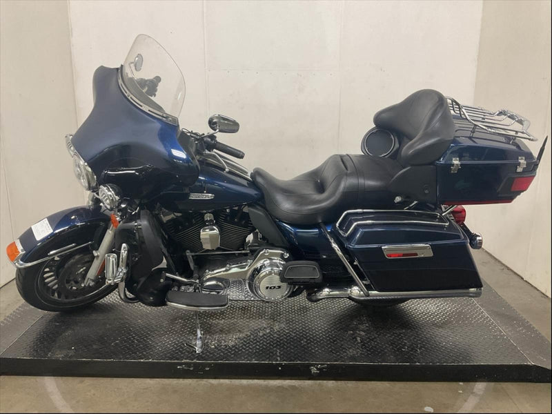 2012 Harley-Davidson Electra Glide Ultra Limited FLHTK 103" 6-Speed One Owner, Clean Carfax, & Extras! $11,000 (Sneak Peak Deal)