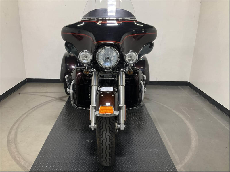 2011 Harley-Davidson Tri Glide Ultra Classic FLHTCUTG Trike One Owner w/ Many Extras! $22,500 (Sneak Peek Deal)