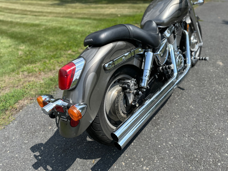 2011 Honda Shadow Sabre VT1100C2 Metric V-Twin Cruiser Clean Carfax! - $2,995