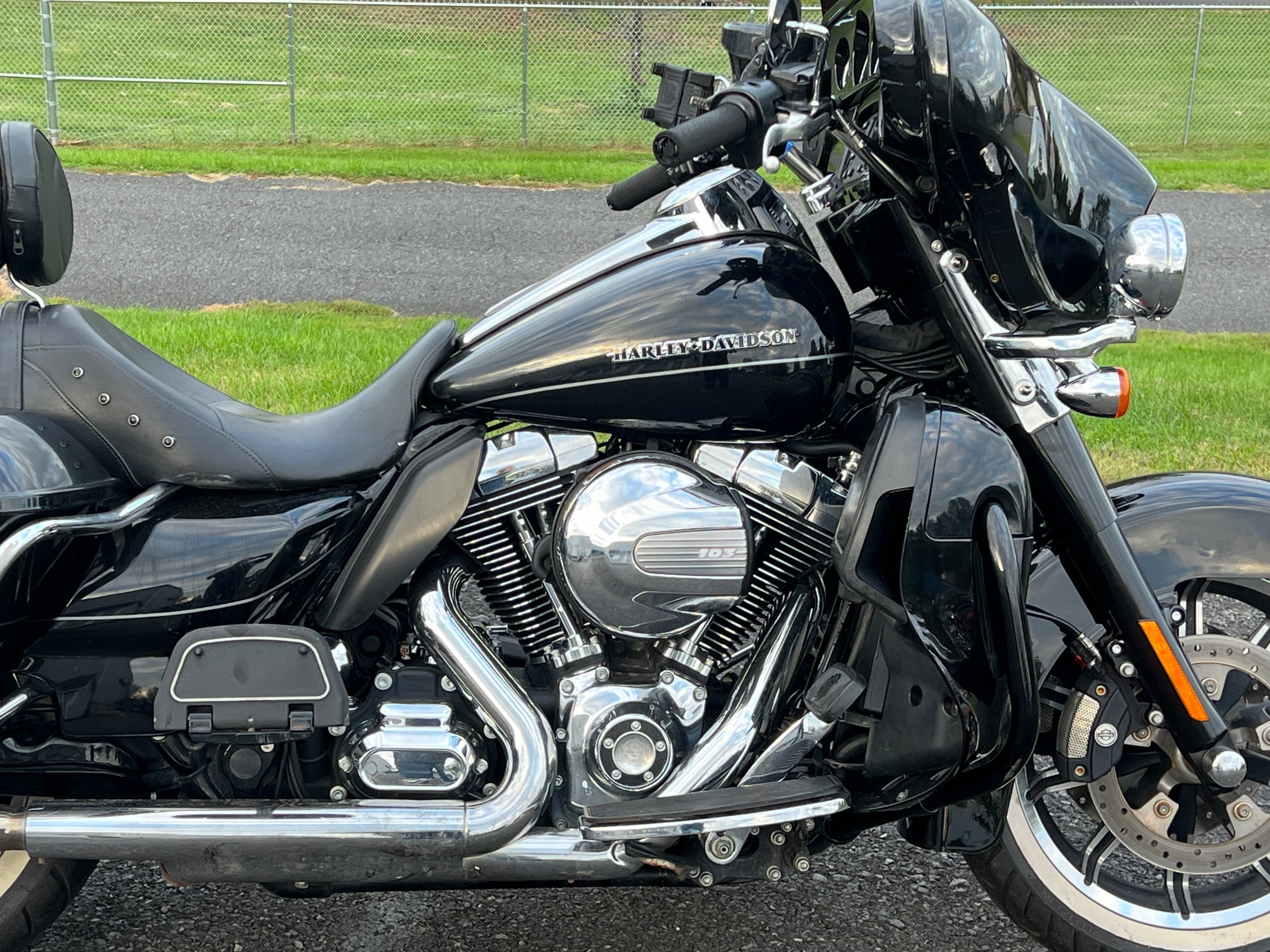 2014 HarleyDavidson Ultra Classic Limited FLHTK 103" 6Speed w/ Extra