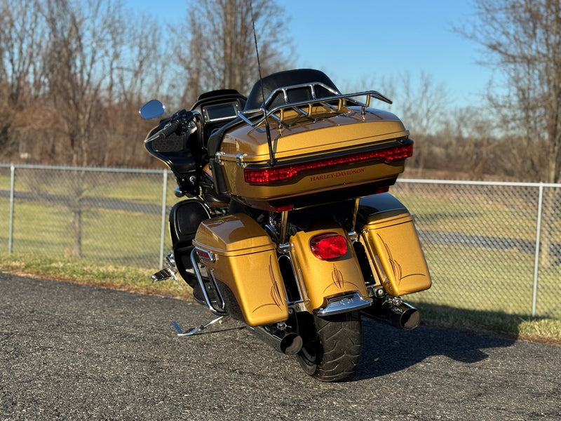 2017 Harley-Davidson Touring Road Glide Ultra FLTRU 107 Milwaukee 8 w/ only 16k Miles & Extras! - $14,995