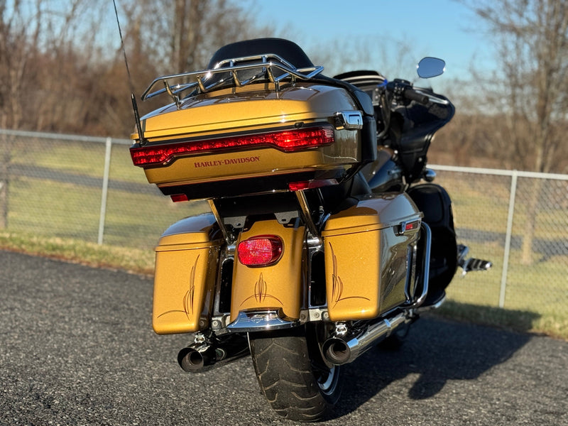 2017 Harley-Davidson Touring Road Glide Ultra FLTRU 107 Milwaukee 8 w/ only 16k Miles & Extras! - $14,995