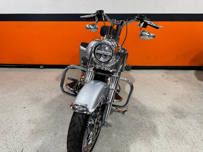 2019 Harley-Davidson Road King FLHR Custom Bars Chrome Front Wheel Forks and Tons of Extras!!!! $12,995