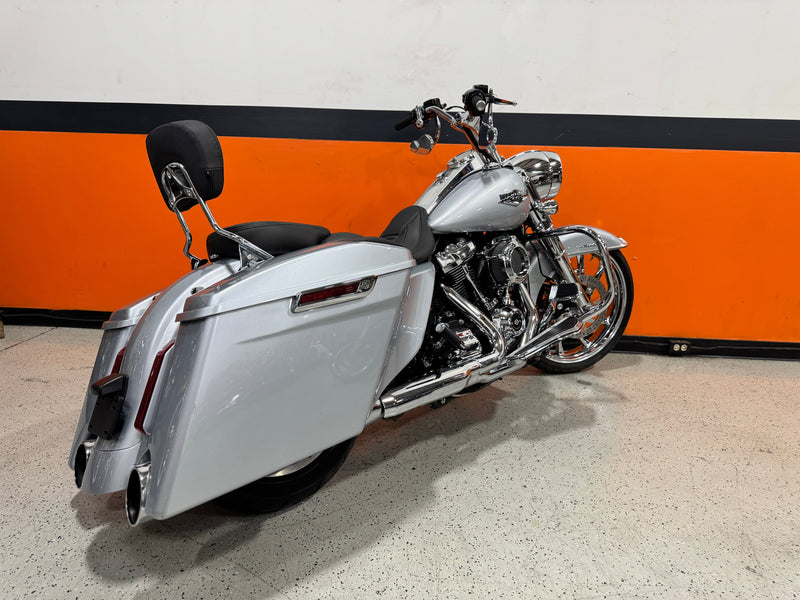2019 Harley-Davidson Road King FLHR Custom Bars Chrome Front Wheel Forks and Tons of Extras!!!! $12,995