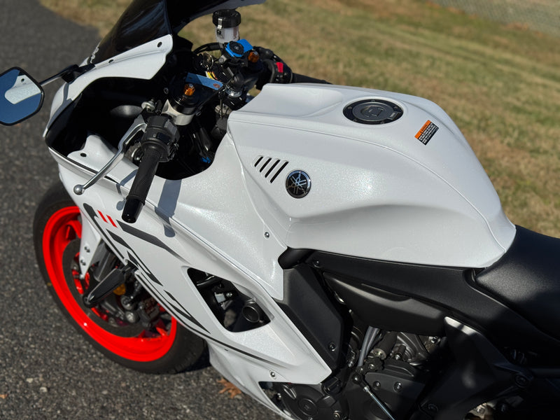 2023 Yamaha YZF-R7 Intensity White 1 Owner Mint Condition Sportbike 2k Miles $9,995