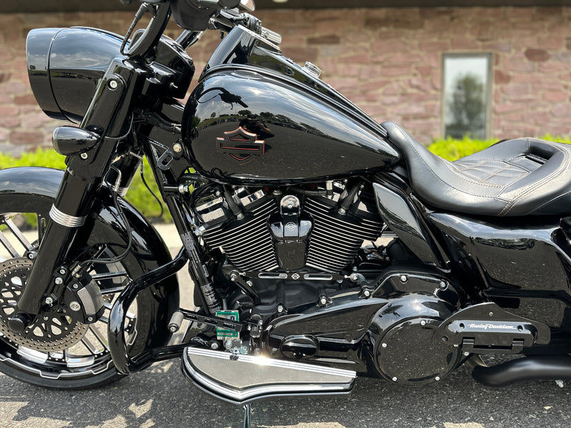 American Classic Motors 2017 Harley-Davison Touring Road King Special FLHRXS Thousands In Extras! - $22,995