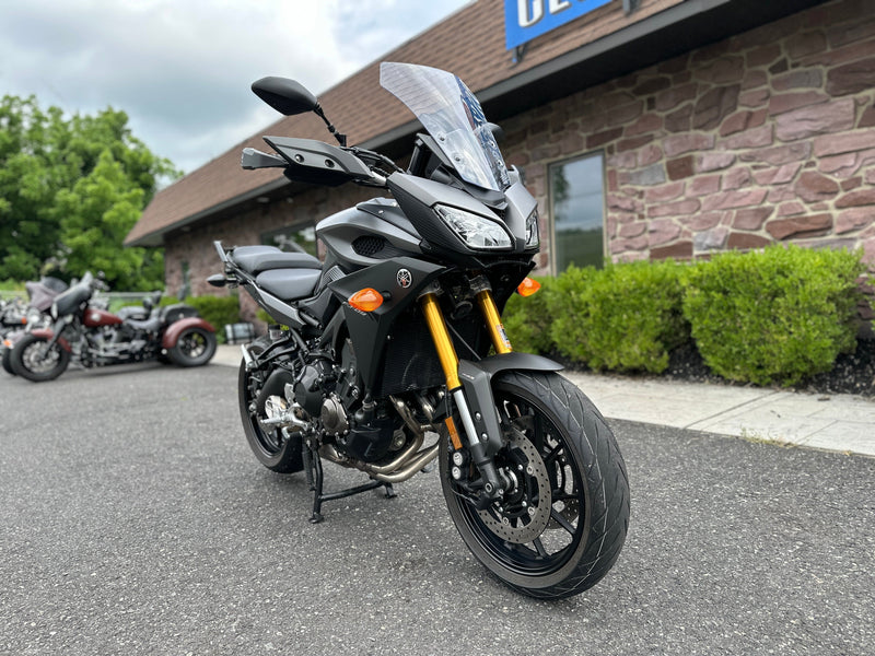 American Classic Motors Motorcycle 2015 Yamaha FJ-09 Sport Touring One-Owner, Flawless Carfax, Only 2,859 Miles! - $7,995