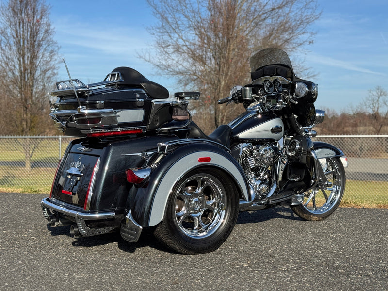 Harley-Davidson 2013 Harley-Davidson TriGlide Ultra Classic FLHTCUTG Trike PM Chrome Wheels Low Miles w/ Thousands in Extras! $23,995