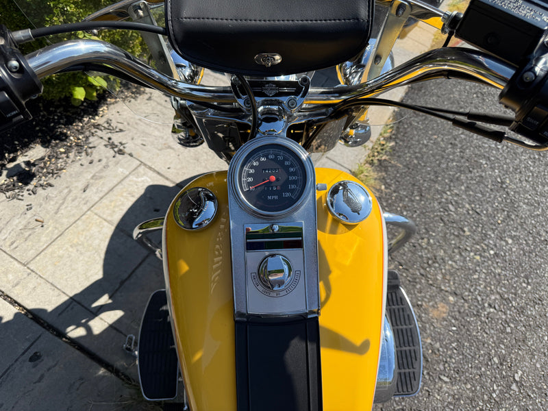 Harley-Davidson Motorcycle 1995 Harley-Davidson Heritage Softail FLSTC Rare Nugget Yellow & Cream 2-Tone Evolution w/ Only 14,203 Miles! $9,995