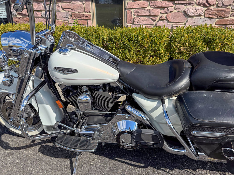 Harley-Davidson Motorcycle 2002 Harley-Davidson Road King Classic FLHRCI w/ LED's and Tons of Extras! - $6,995