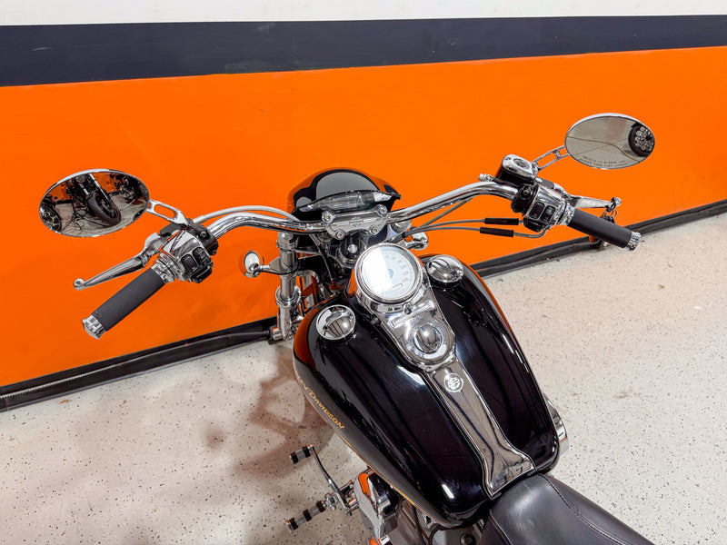 Harley-Davidson Motorcycle 2002 Harley-Davidson Screamin' Eagle CVO Dyna Wide Glide FXDWG3 Limited Edition 1 of 935 Made! Very Low Miles! $10,995