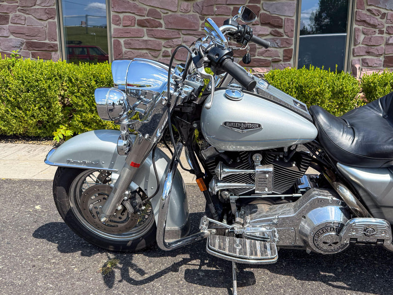 Harley-Davidson Motorcycle 2004 Harley-Davidson Road King Classic FLHRCI Many Extras! Low Miles! True Duals! $6,995