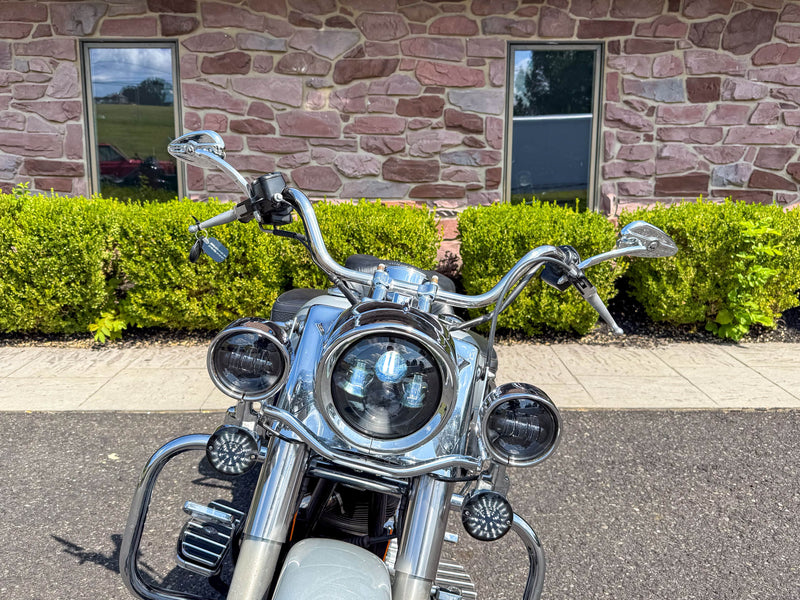 Harley-Davidson Motorcycle 2004 Harley-Davidson Road King Classic FLHRCI Many Extras! Low Miles! True Duals! $6,995