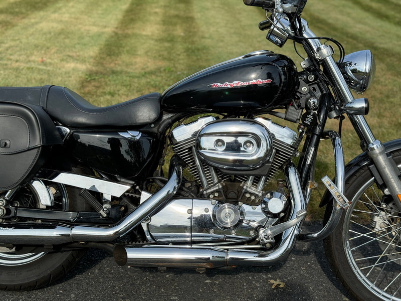 Harley-Davidson motorcycle 2005 Harley-Davidson Sportster 1200 Custom XL1200C One Owner, Clean Carfax! $3,495