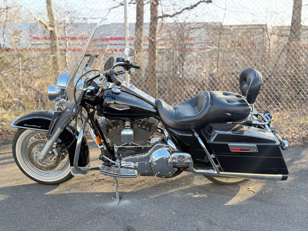 2006 Harley-Davidson Road King Classic FLHRCI Many Extras! Low
