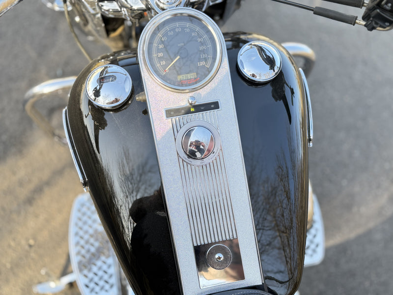2006 Harley-Davidson Road King Classic FLHRCI Many Extras! Low