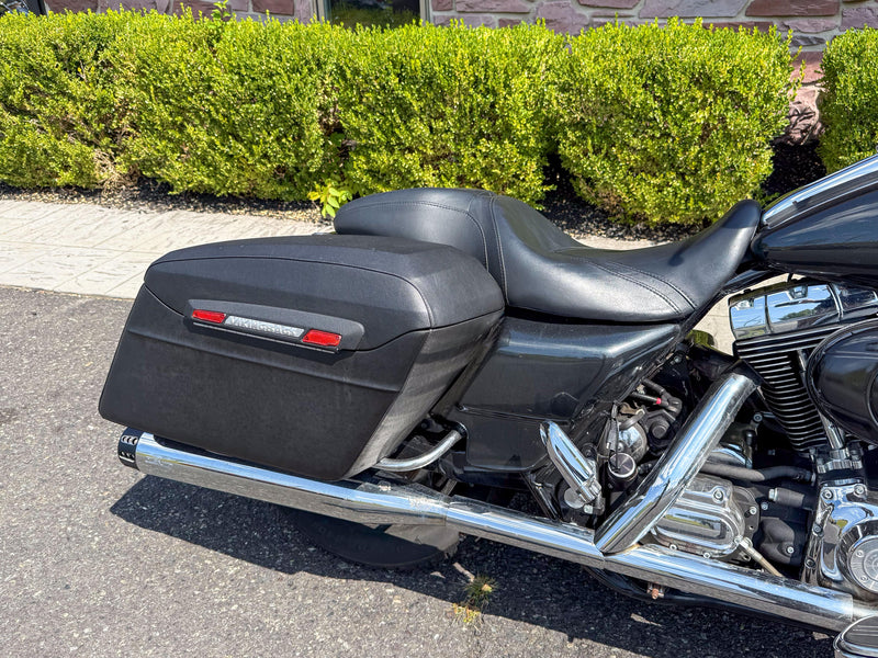 Harley-Davidson Motorcycle 2006 Harley-Davidson Road King Custom FLHRSI Extras! Low Miles! Chrome Bars and Controls! $7,995