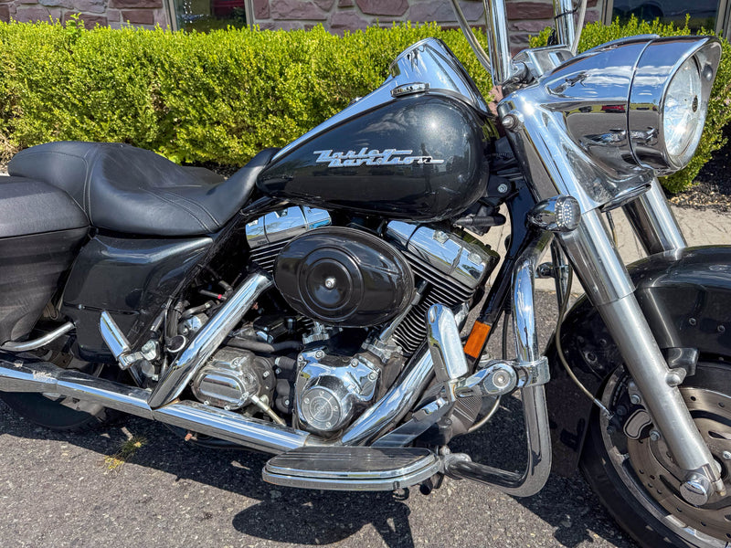 Harley-Davidson Motorcycle 2006 Harley-Davidson Road King Custom FLHRSI Extras! Low Miles! Chrome Bars and Controls! $7,995