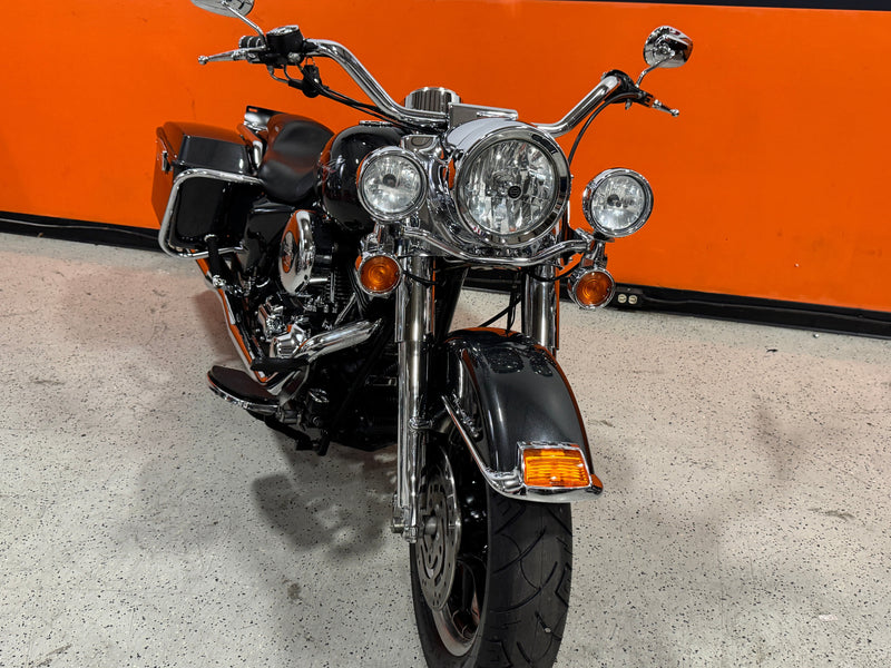 Harley-Davidson Motorcycle 2006 Harley-Davidson Road King FLHRI Many Extras! Low Miles! True Duals! $7,995