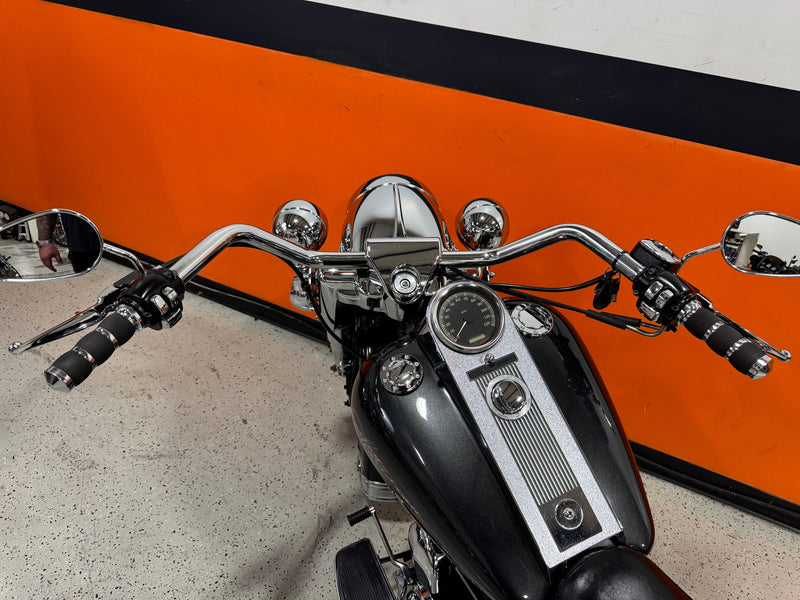 Harley-Davidson Motorcycle 2006 Harley-Davidson Road King FLHRI Many Extras! Low Miles! True Duals! $7,995