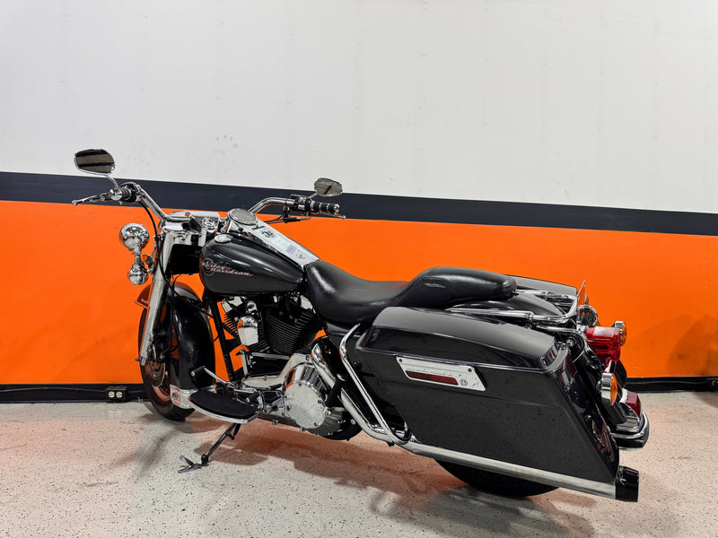 Harley-Davidson Motorcycle 2006 Harley-Davidson Road King FLHRI Many Extras! Low Miles! True Duals! $7,995