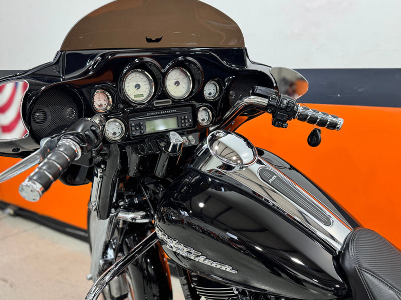 Harley-Davidson Motorcycle 2009 Harley-Davidson Street Glide FLHX One Owner True Duals Chrome Front End 21" Wheel w/ Tons of Extras! $9,995