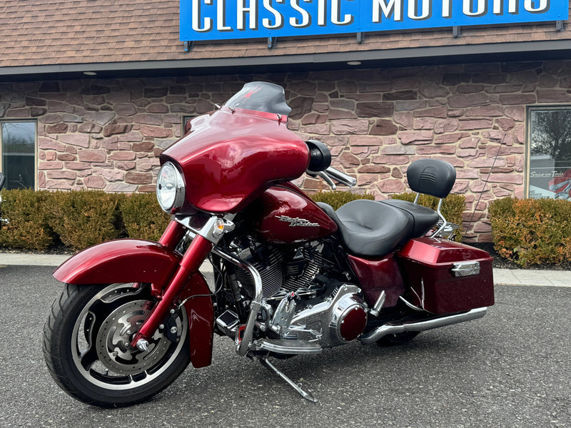 Harley-Davidson Motorcycle 2009 Harley-Davidson Street Glide FLHX Thousands in Extras! Only 9,621 Miles! One Owner! $10,995