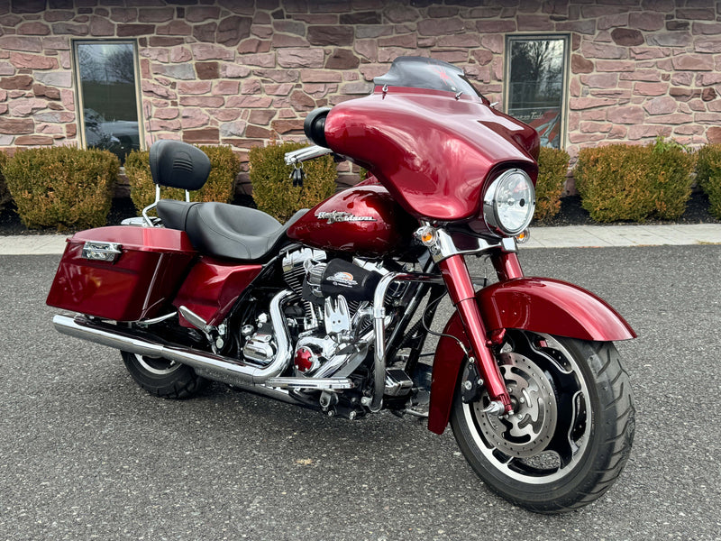 Harley-Davidson Motorcycle 2009 Harley-Davidson Street Glide FLHX Thousands in Extras! Only 9,621 Miles! One Owner! $10,995
