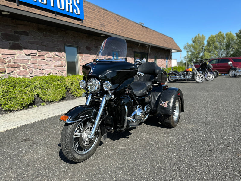 Harley-Davidson Motorcycle 2009 Harley-Davidson Tri Glide Ultra Classic FLHTCUTG Trike Thousands in Extras! $19,995