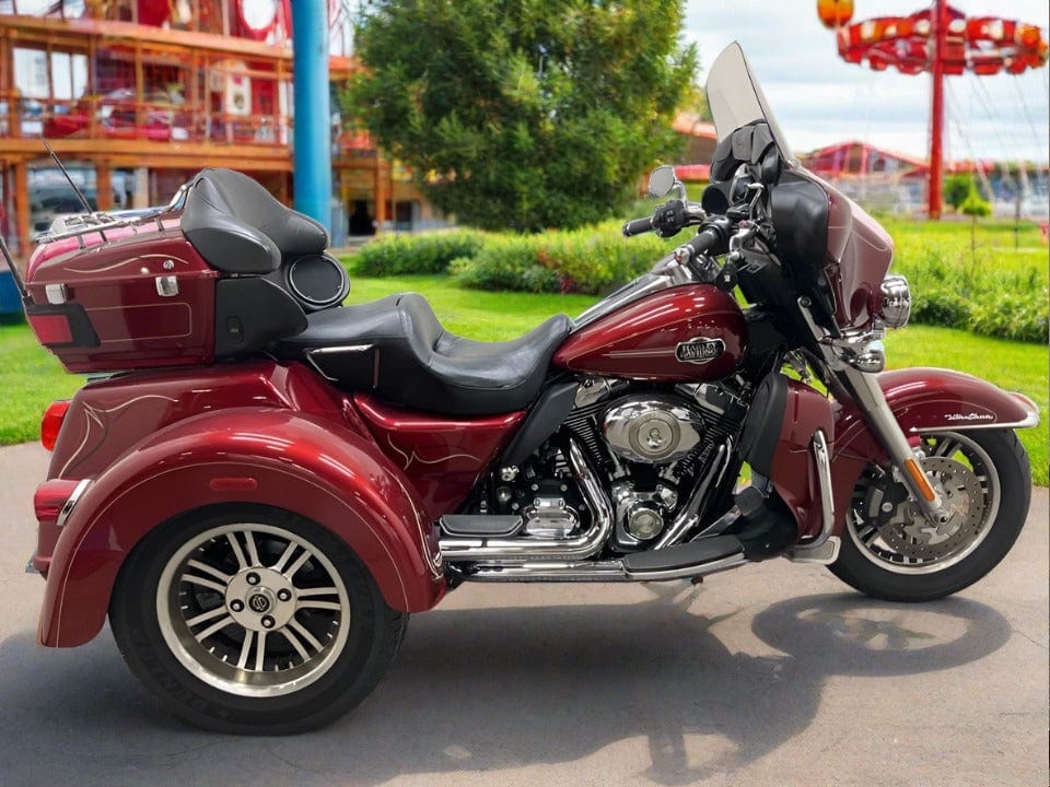Harley-Davidson Motorcycle 2009 Harley-Davidson Triglide Ultra Classic FLHTCUTG Trike One Owner Low Miles True Duals & Extras! $19,995
