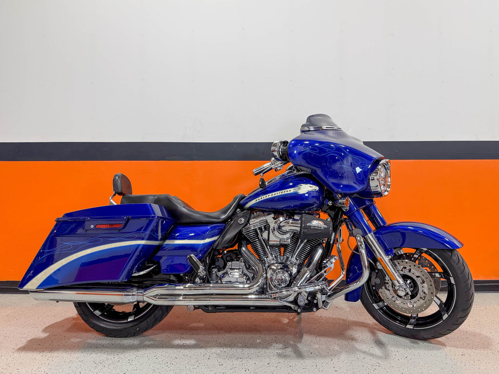Harley-Davidson Motorcycle 2010 Harley-Davidson Screamin' Eagle CVO Street Glide FLHXSE 110" Low Miles w/ Extras! $14,995
