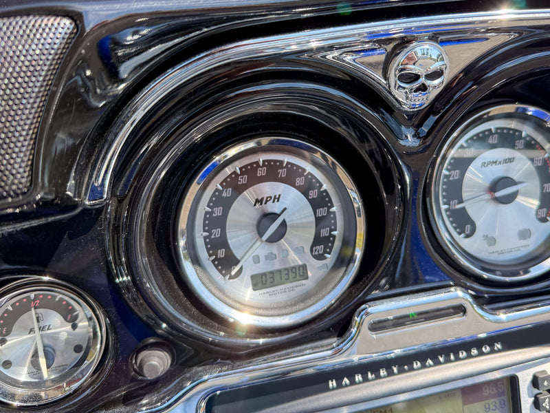 Harley-Davidson Motorcycle 2010 Harley-Davidson Screamin' Eagle CVO Street Glide FLHXSE 110" w/ Extras! $12,995