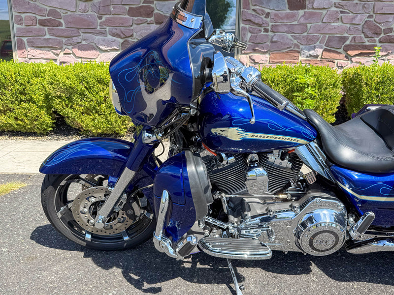 Harley-Davidson Motorcycle 2010 Harley-Davidson Screamin' Eagle CVO Street Glide FLHXSE 110" w/ Extras! $12,995