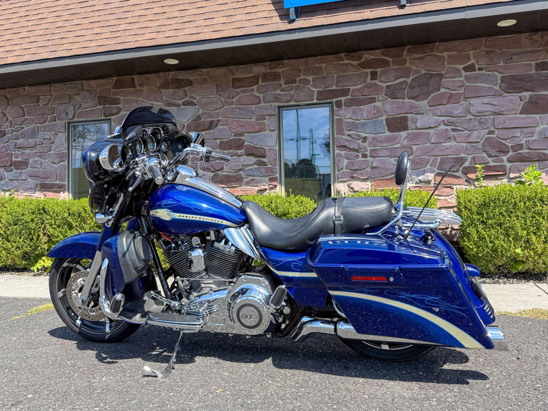 Harley-Davidson Motorcycle 2010 Harley-Davidson Screamin' Eagle CVO Street Glide FLHXSE 110" w/ Extras! $12,995