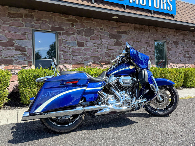 Harley-Davidson Motorcycle 2010 Harley-Davidson Screamin' Eagle CVO Street Glide FLHXSE 110" w/ Extras! $12,995