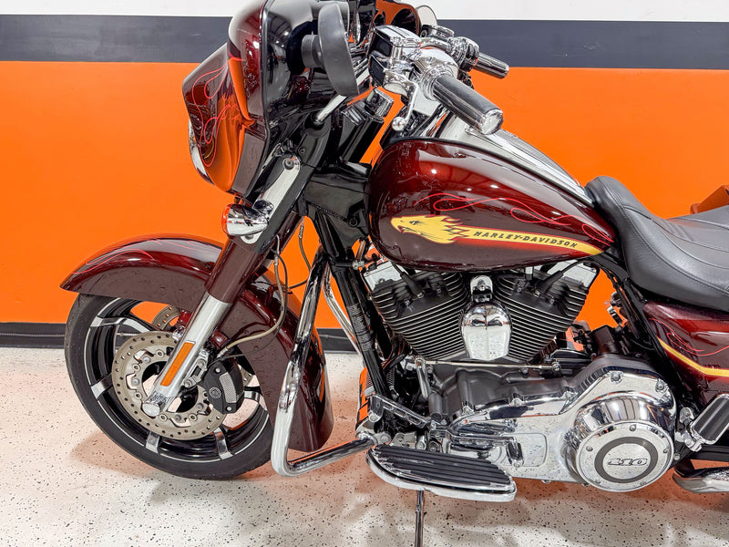 Harley-Davidson Motorcycle 2010 Harley-Davidson Screamin' Eagle CVO Street Glide FLHXSE 110" w/ Extras! $14,995