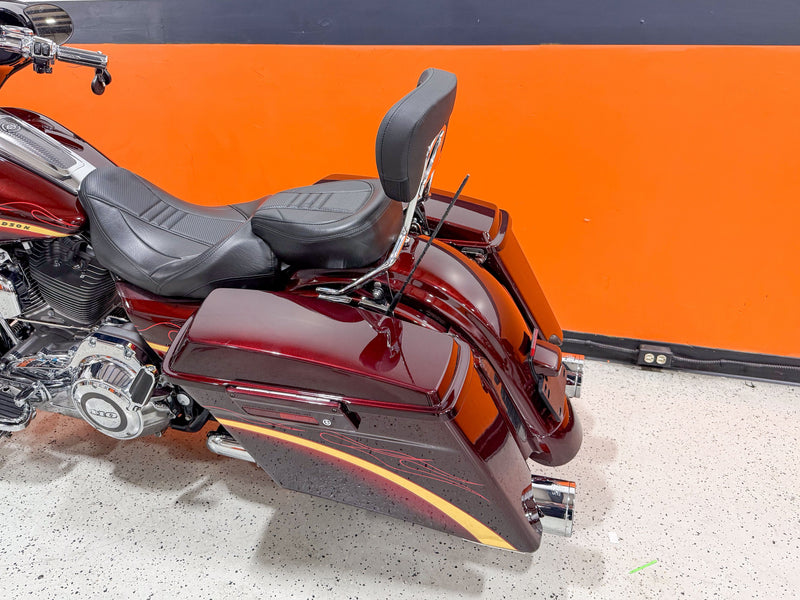 Harley-Davidson Motorcycle 2010 Harley-Davidson Screamin' Eagle CVO Street Glide FLHXSE 110" w/ Extras! $14,995