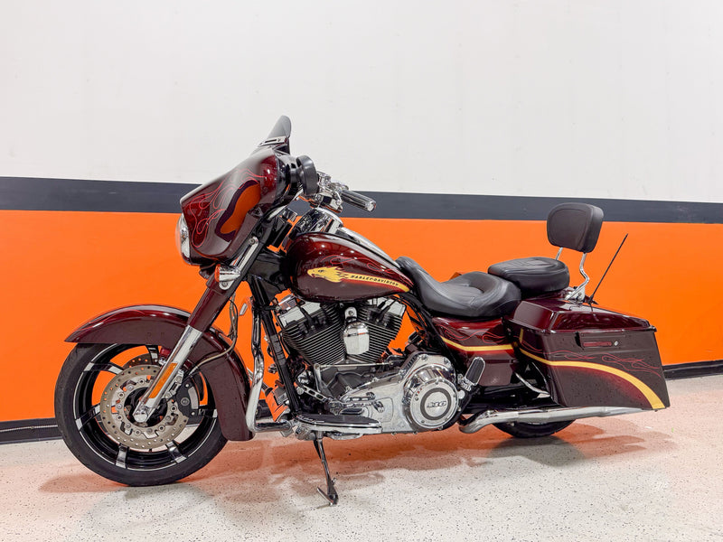 Harley-Davidson Motorcycle 2010 Harley-Davidson Screamin' Eagle CVO Street Glide FLHXSE 110" w/ Extras! $14,995