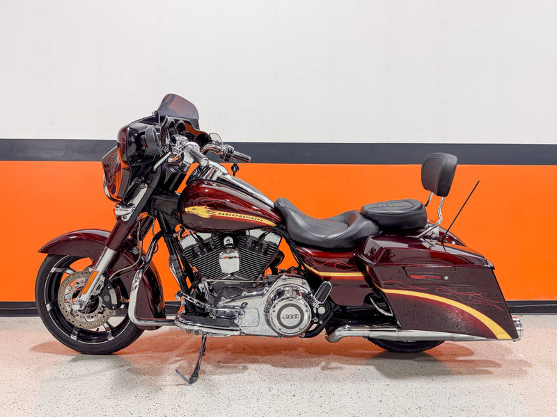 Harley-Davidson Motorcycle 2010 Harley-Davidson Screamin' Eagle CVO Street Glide FLHXSE 110" w/ Extras! $14,995