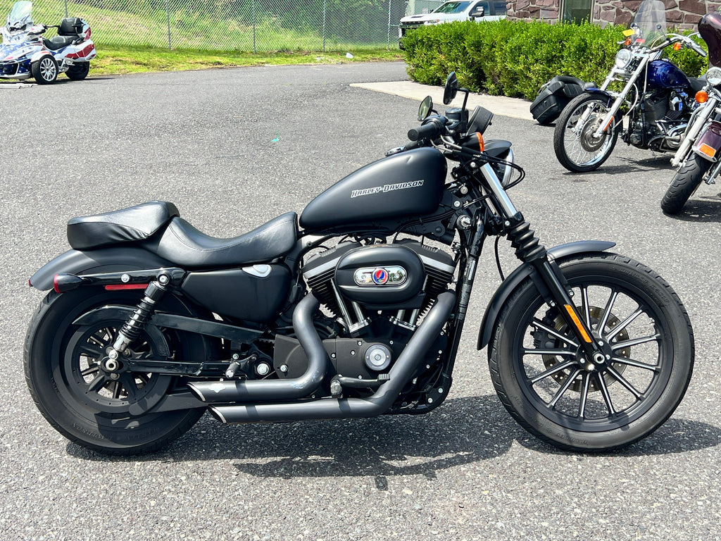 Harley-Davidson Motorcycle 2010 Harley-Davidson Sportster Iron XL883N Iron 883 w/ Extras! One Owner Low Miles! $4,995