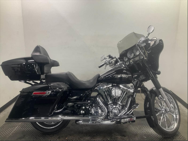 Harley-Davidson Motorcycle 2010 Harley-Davidson Street Glide FLHX One Owner True Duals Chrome Front End 21" Wheels w/ Tons of Extras! $10,995 (In Transit)