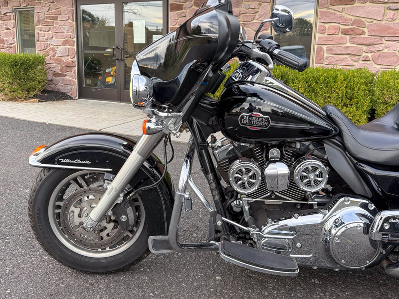 Harley-Davidson Motorcycle 2010 Harley-Davidson Triglide Ultra Classic FLHTCUTG Trike Low Miles & Many Extras! $18,995