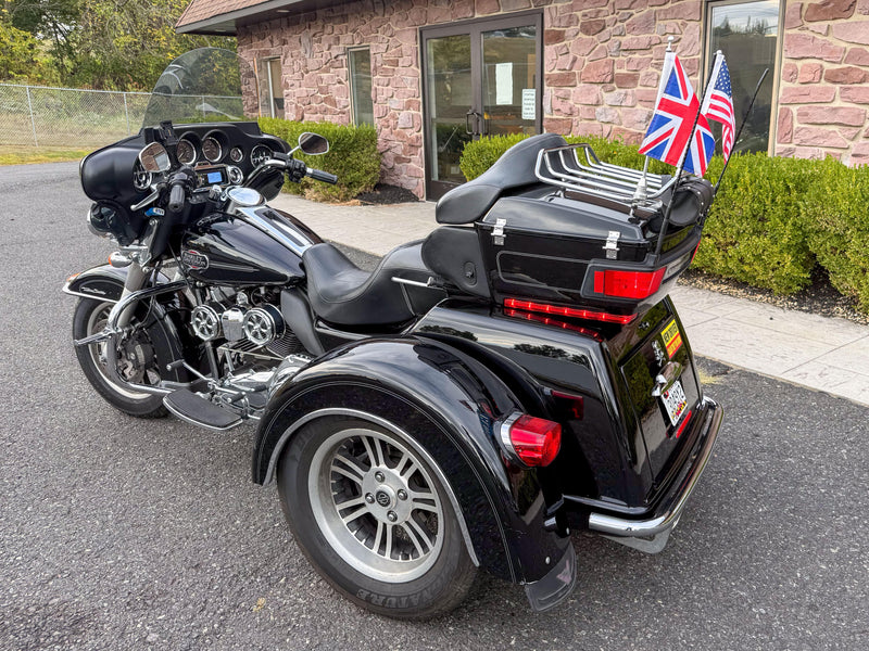 Harley-Davidson Motorcycle 2010 Harley-Davidson Triglide Ultra Classic FLHTCUTG Trike Low Miles & Many Extras! $18,995