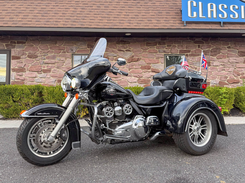 Harley-Davidson Motorcycle 2010 Harley-Davidson Triglide Ultra Classic FLHTCUTG Trike Low Miles & Many Extras! $18,995