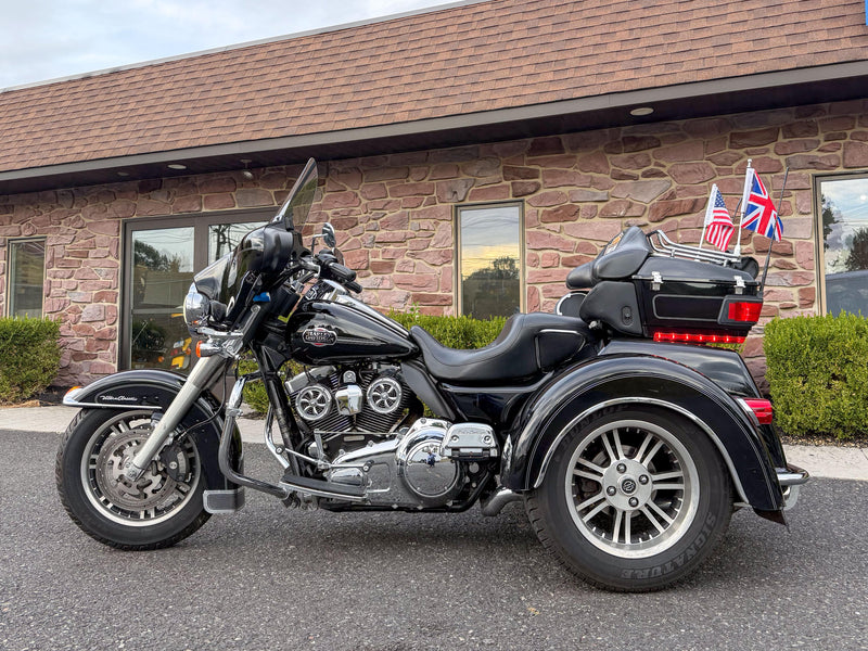 Harley-Davidson Motorcycle 2010 Harley-Davidson Triglide Ultra Classic FLHTCUTG Trike Low Miles & Many Extras! $18,995