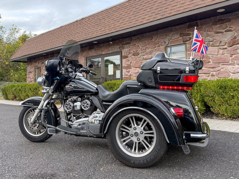 Harley-Davidson Motorcycle 2010 Harley-Davidson Triglide Ultra Classic FLHTCUTG Trike Low Miles & Many Extras! $18,995